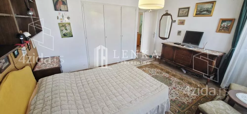 Četvoroiposoban stan | 4zida