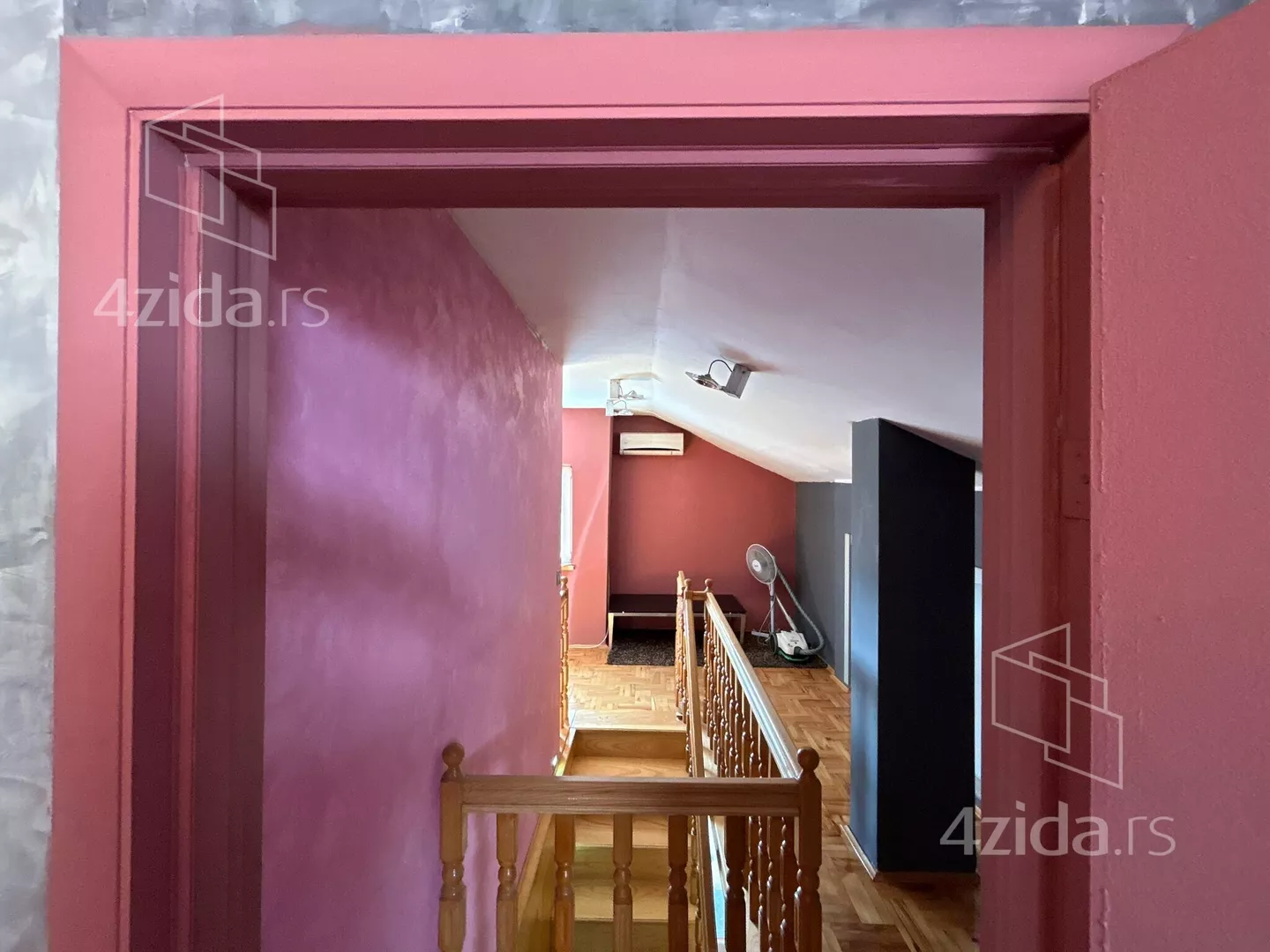 Četvoroiposoban stan | 4zida