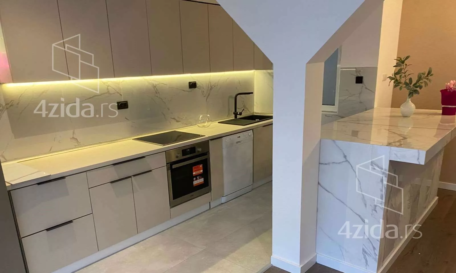 Četvorosoban stan | 4zida