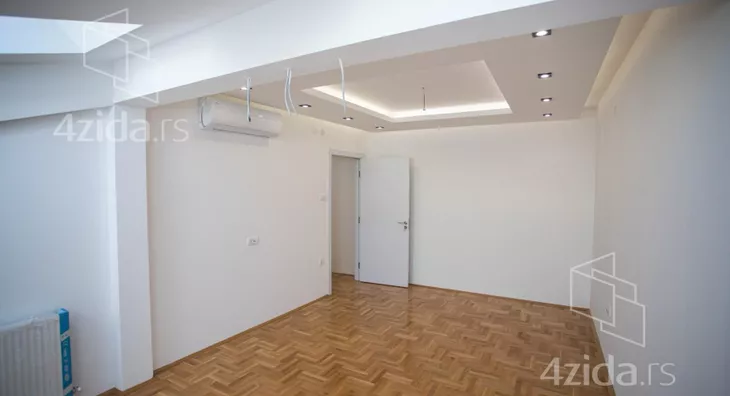 Četvoroiposoban stan | 4zida