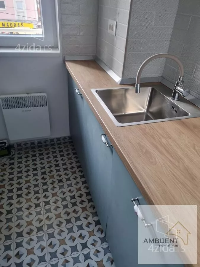 Troiposoban stan | 4zida