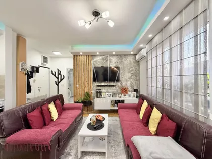 Miljana Miljanića | 4zida.rs