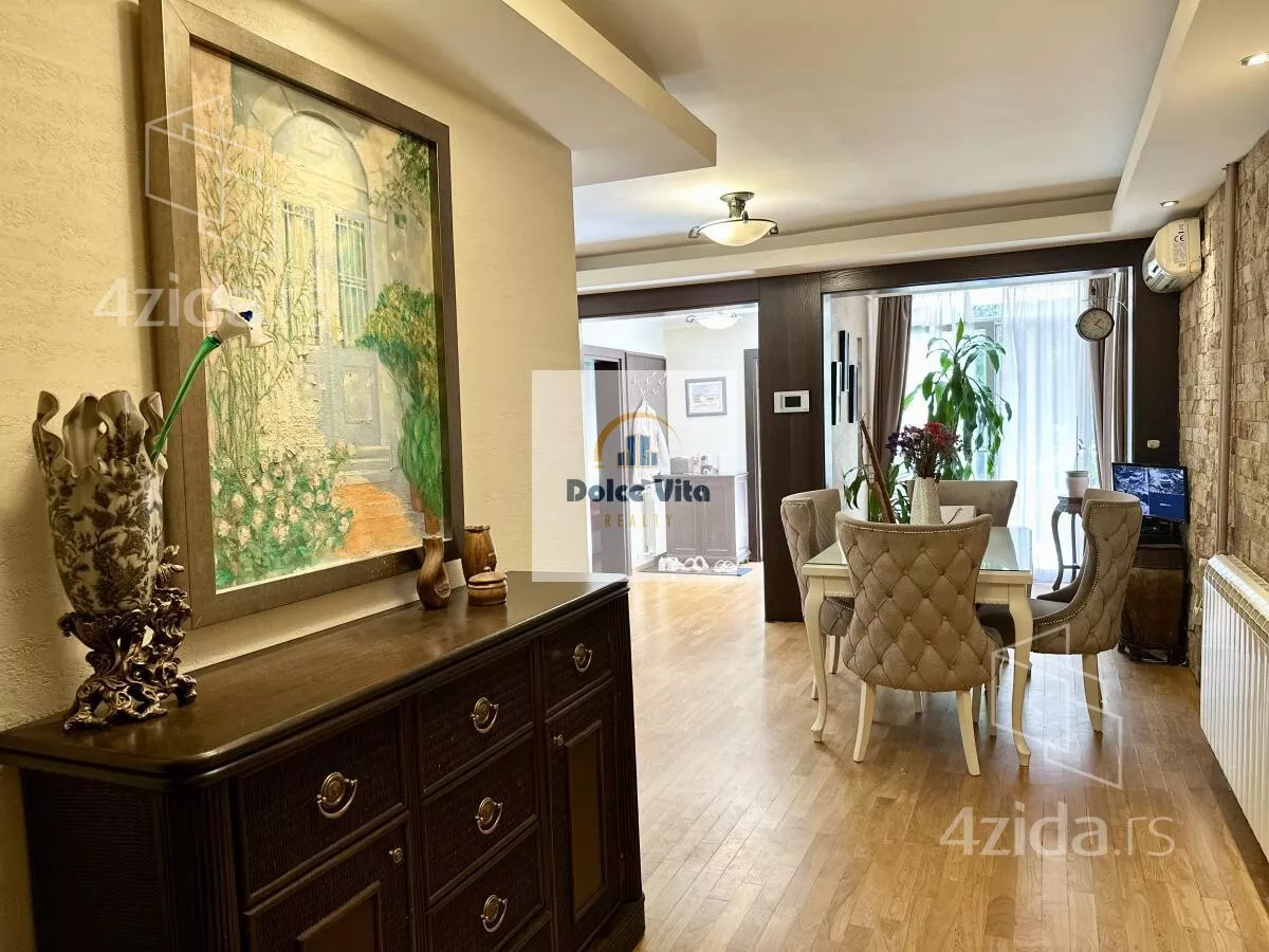 Šestosoban stan | 4zida