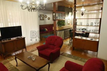 Nade Tomić | 4zida.rs