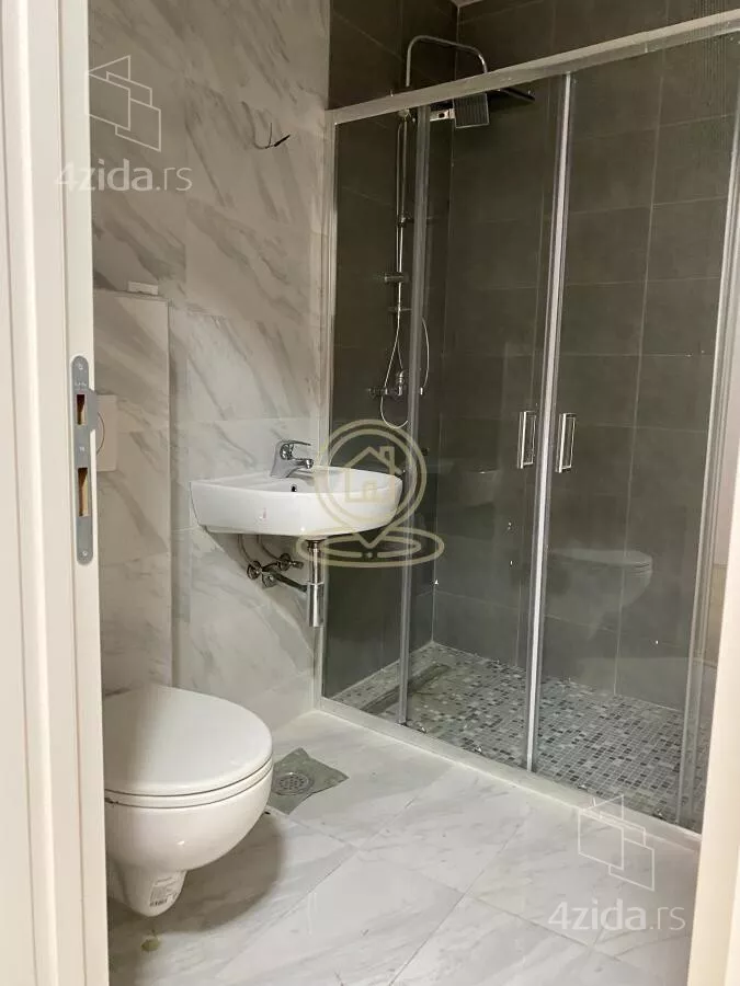 Četvoroiposoban stan | 4zida