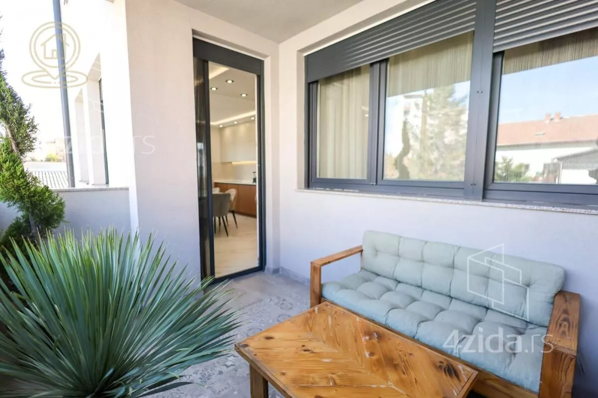 Petosoban stan | 4zida