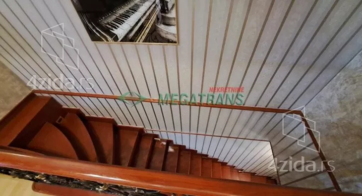 Šestosoban stan | 4zida