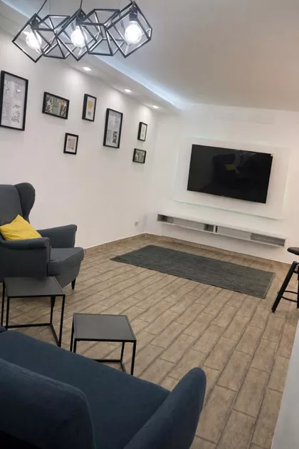 Autokomanda | 4zida.rs