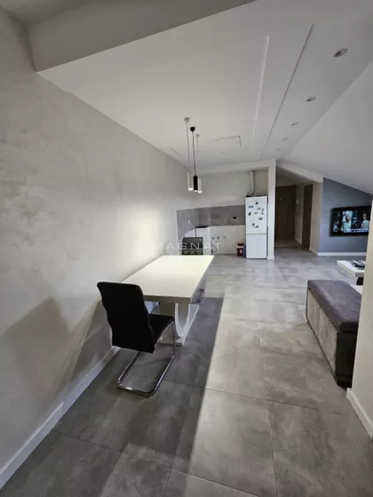 Ugrinovački put | 4zida.rs