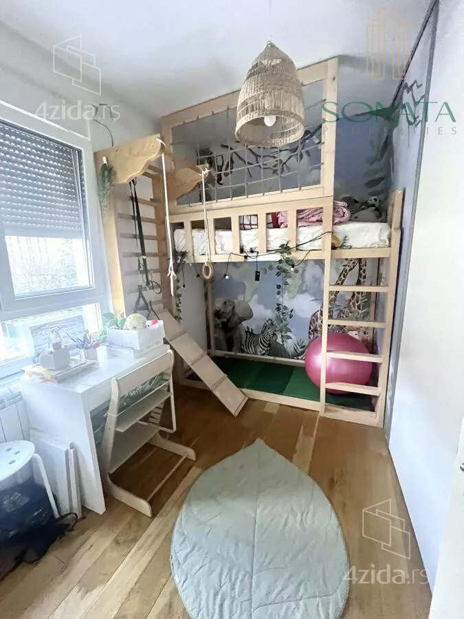 Troiposoban stan | 4zida