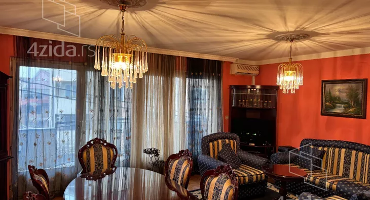 Troiposoban stan | 4zida