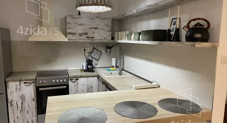 Petosoban stan | 4zida