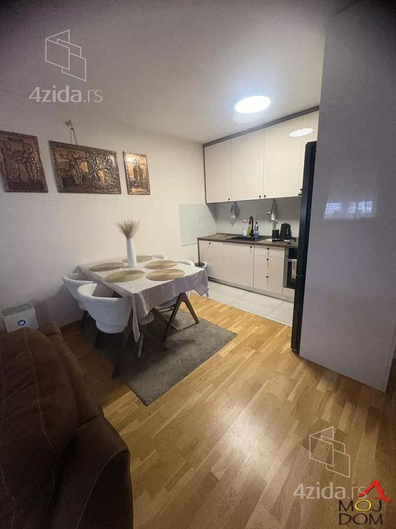 Troiposoban stan | 4zida