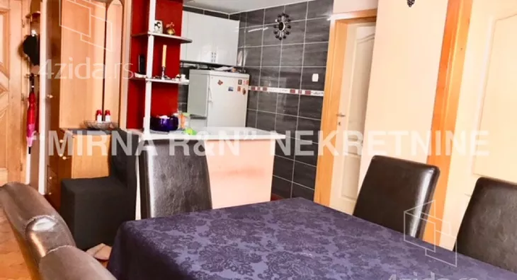 Četvoroiposoban stan | 4zida