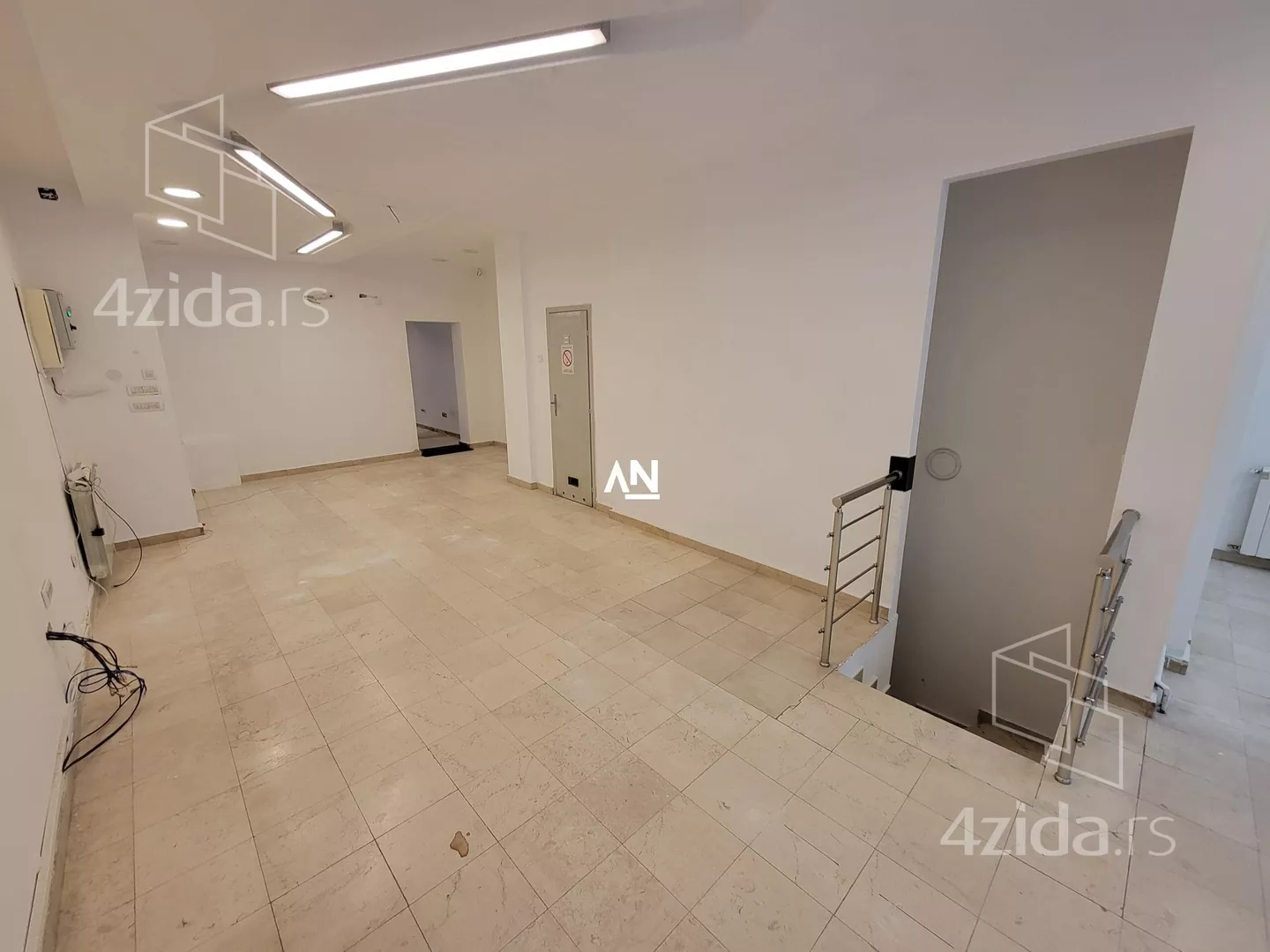 Lokal | 4zida