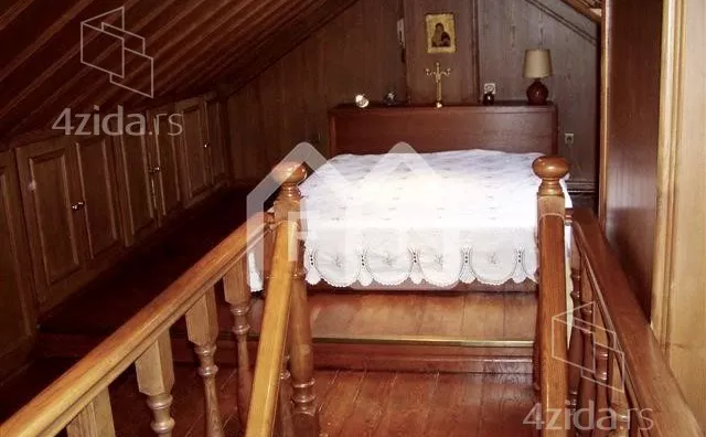 Četvoroiposoban stan | 4zida