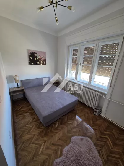 Grčkoškolska | 4zida.rs