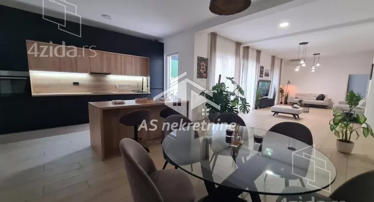 Šestosoban stan | 4zida