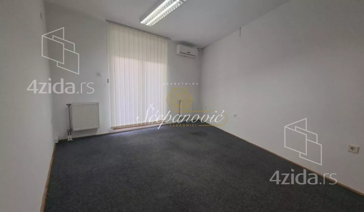 Poslovna zgrada | 4zida