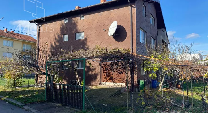 3-etažna kuća | 4zida