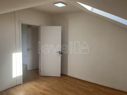 Železnička stanica | 4zida.rs