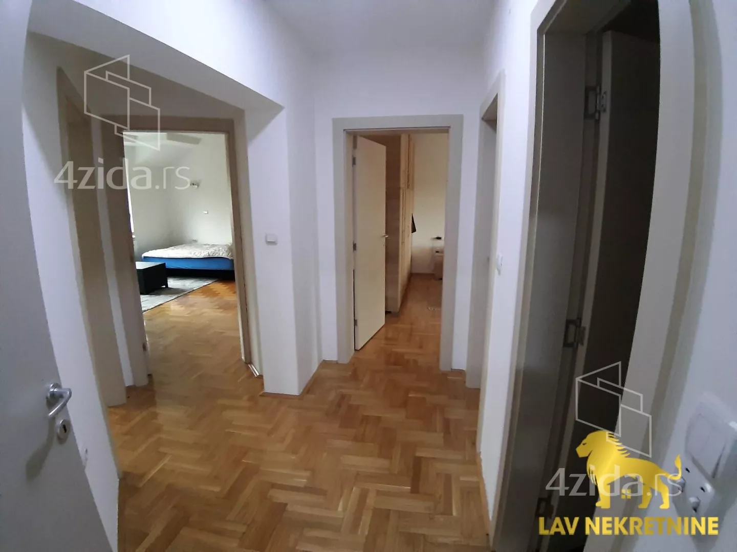 Četvoroiposoban stan | 4zida