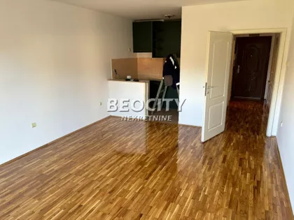 Trg Komnenskog | 4zida.rs