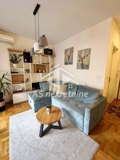 Autokomanda | 4zida.rs