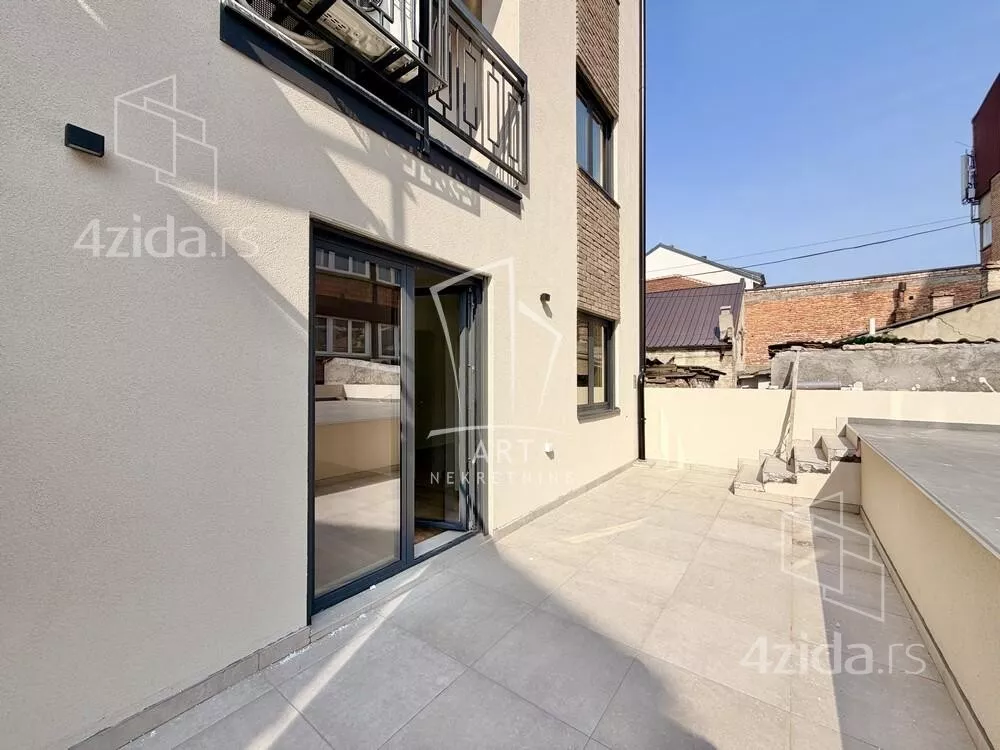 Troiposoban stan | 4zida