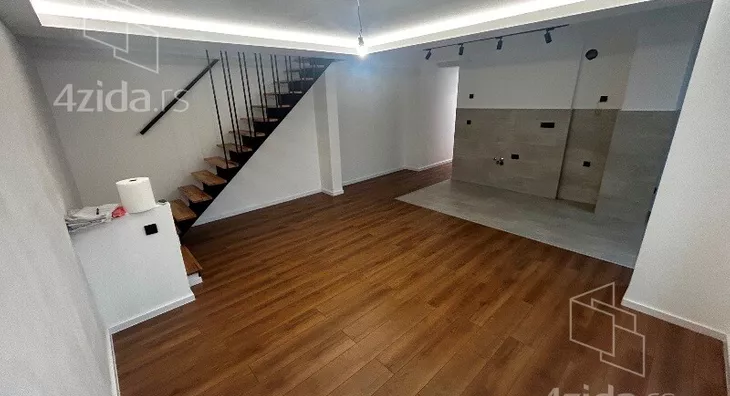 Četvoroiposoban stan | 4zida