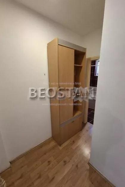 Crnogorska | 4zida.rs