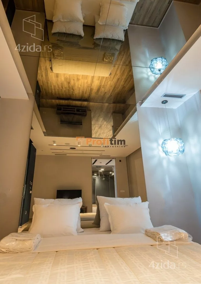 Lokal | 4zida