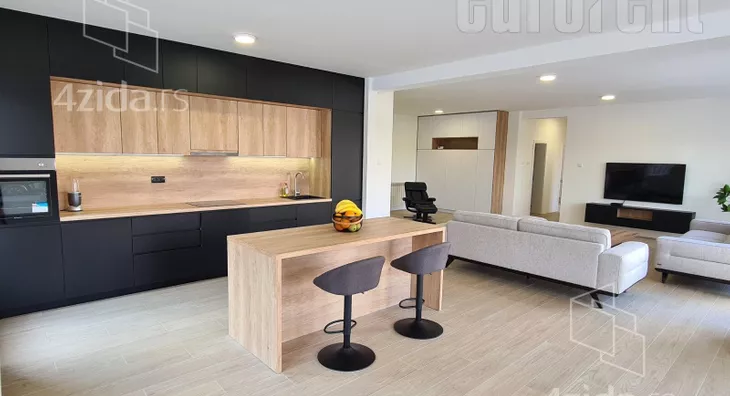 Šestosoban stan | 4zida