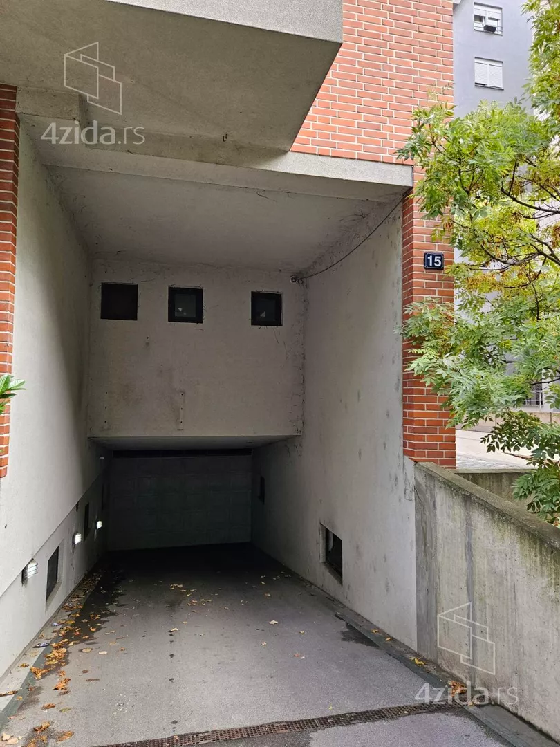 Parking | 4zida