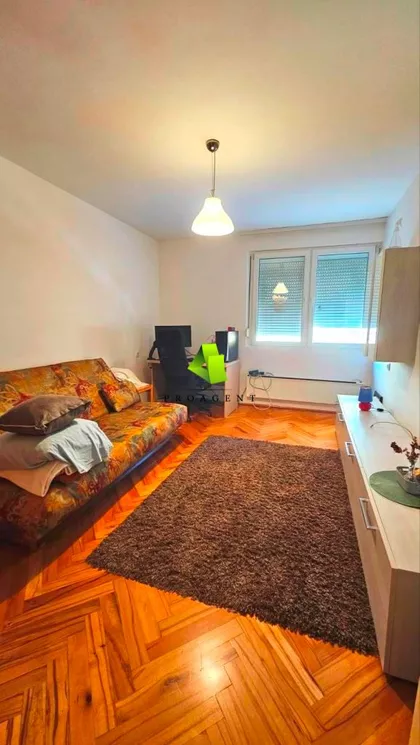 Dom Zdravlja | 4zida.rs