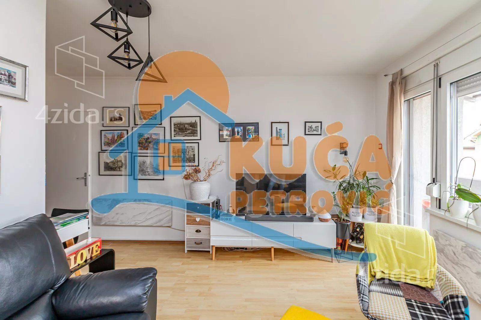 Troiposoban stan | 4zida