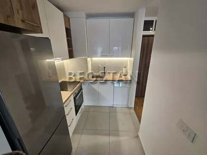 Tosin Bunar | 4zida.rs