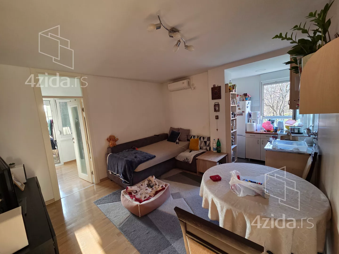 Dvoiposoban stan | 4zida