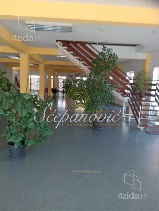 Poslovna zgrada | 4zida