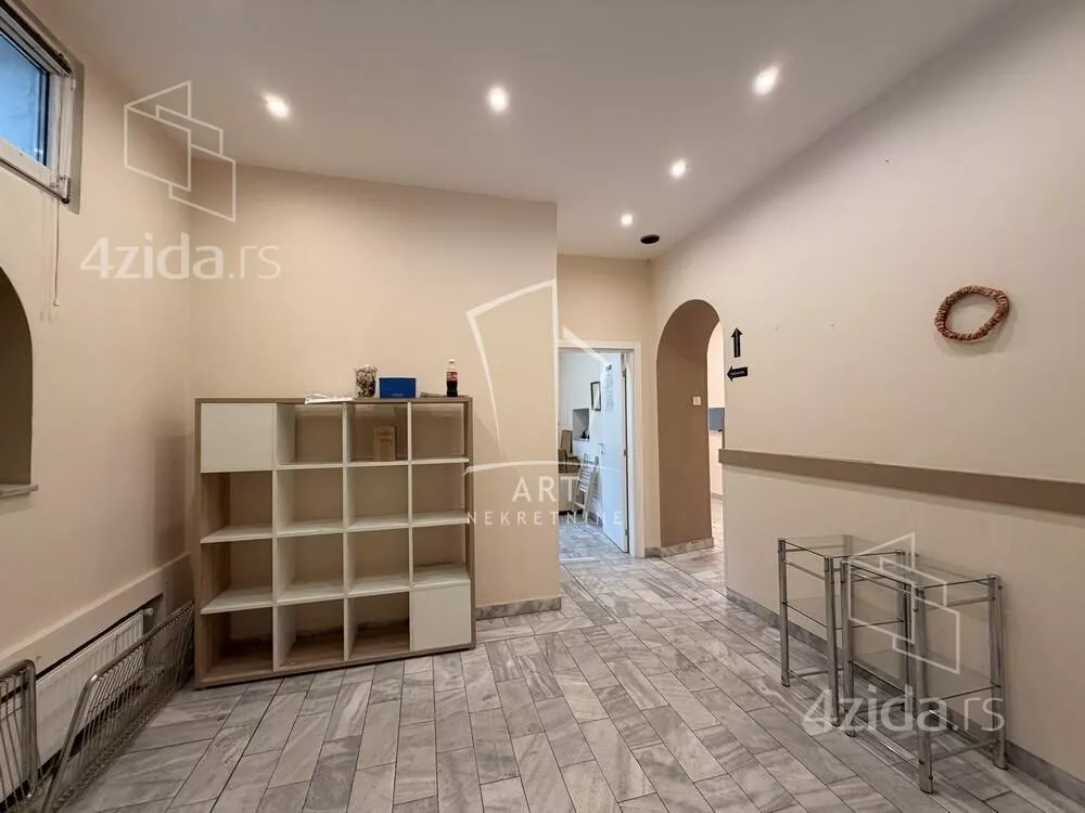 Petoiposoban stan | 4zida