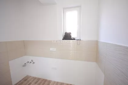 Mutapova | 4zida.rs
