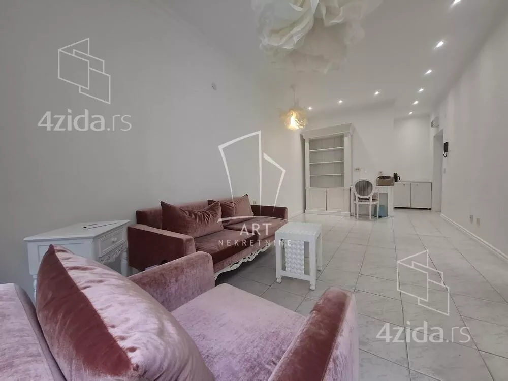 Lokal | 4zida