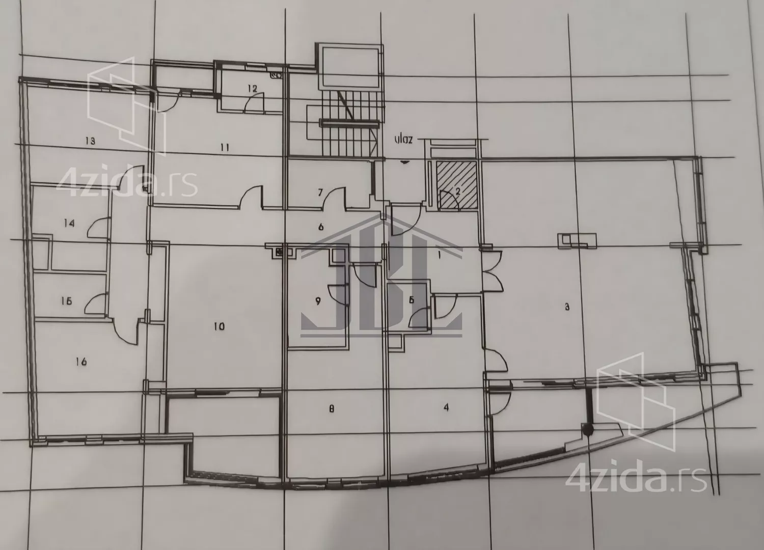 Šestosoban stan | 4zida