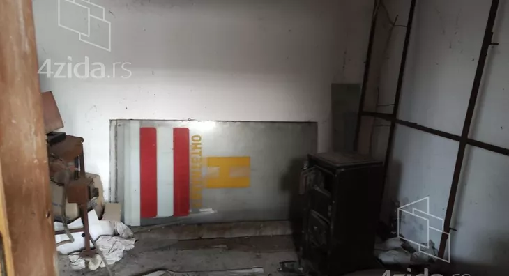 Poslovna zgrada | 4zida