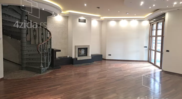 5-etažna kuća | 4zida