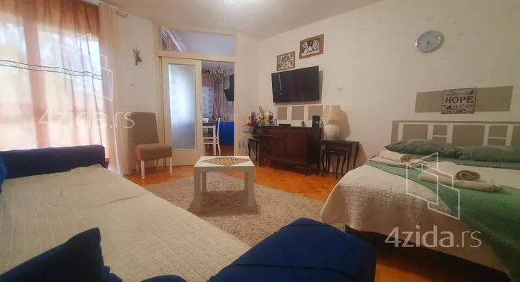 Petosoban stan | 4zida