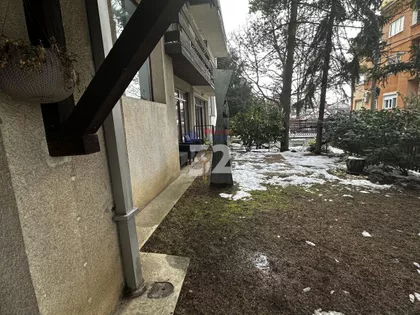 Francuska škola | 4zida.rs