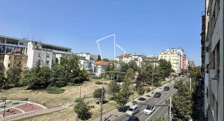 Četvoroiposoban stan | 4zida