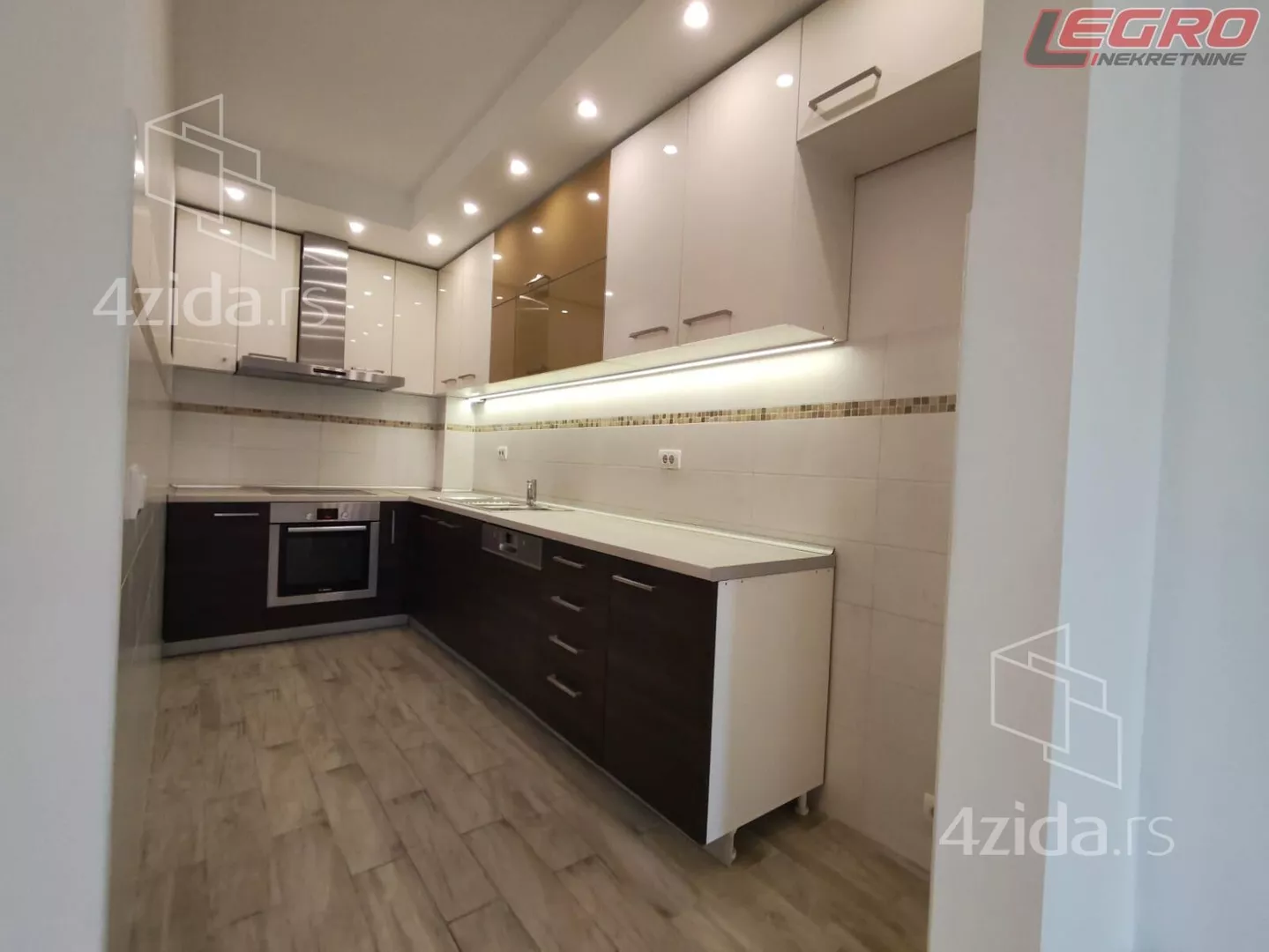 Petosoban stan | 4zida