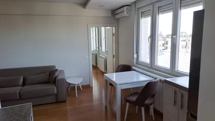 Pravni fakultet - Vračar | 4zida.rs